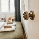 Dona Conceicao Apartment *